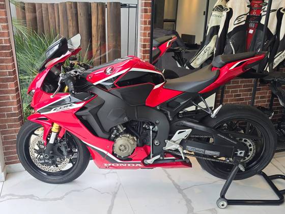 HONDA CBR 1000RR FIREBLADE HONDA CBR 1000RR FIREBLADE